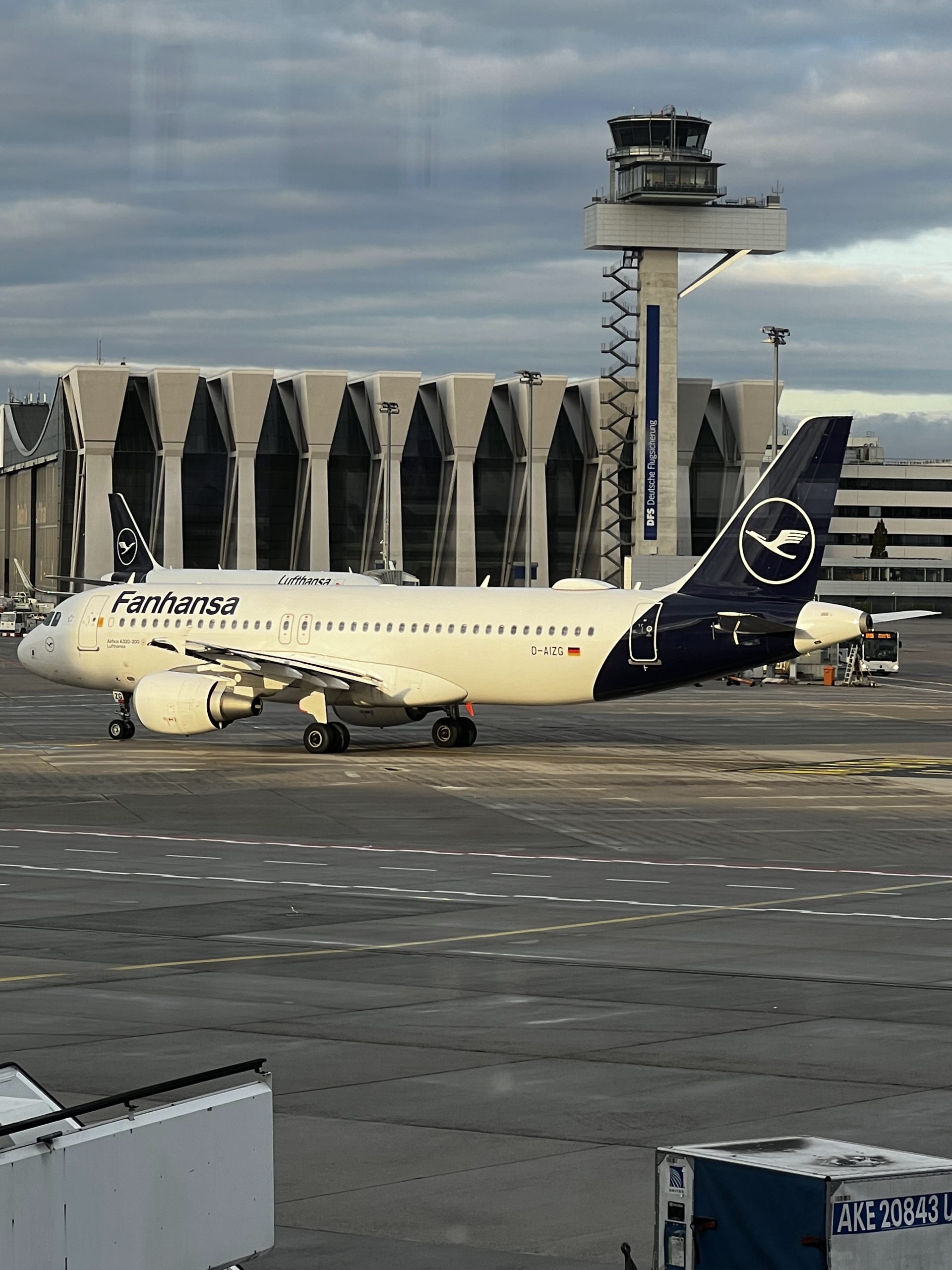 lufthansa - frankfurt airport