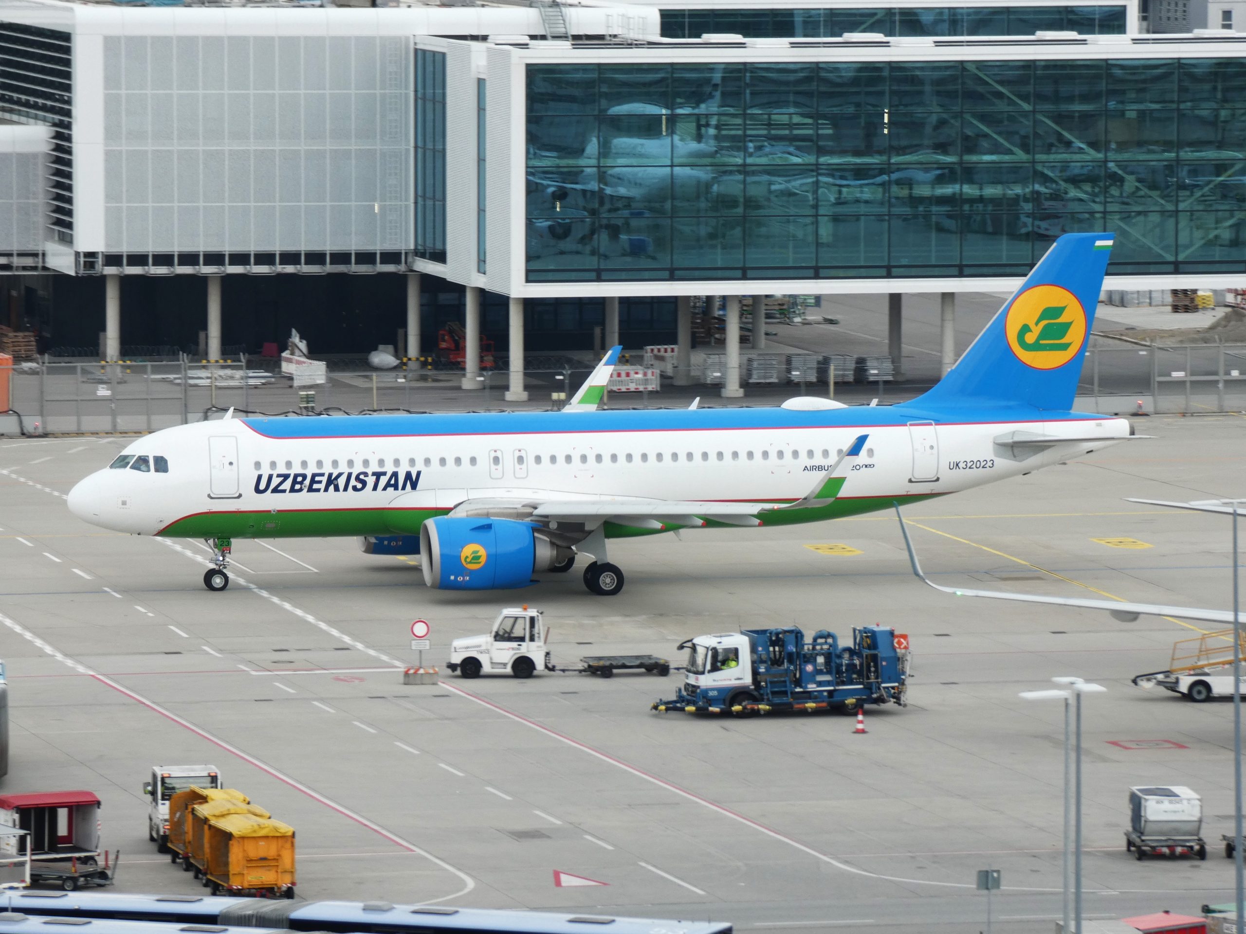 uzbekistan airways 2