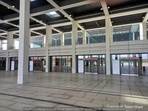 Berlin Brandenburg Airport, Willy-Brandt-Platz