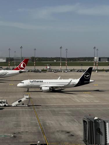Airbus-A320-200-Lufthansa