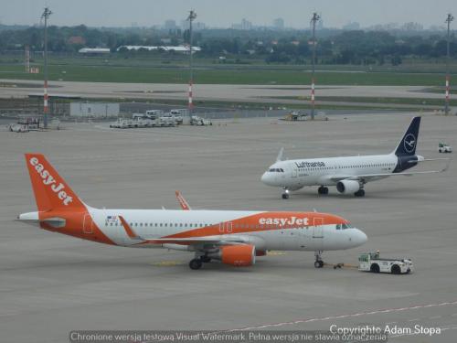 Airbus A320-200 easyjet Europe, Airbus A320-200 Lufthansa