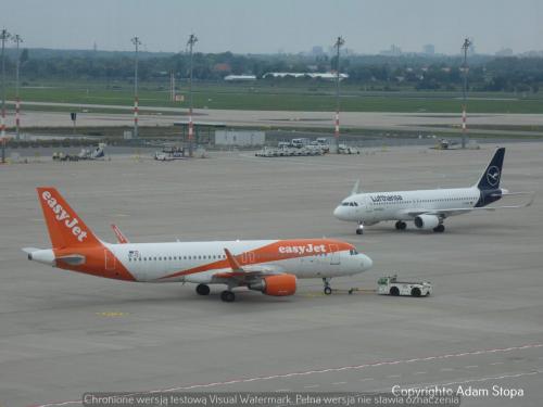 Airbus A320-200 easyjet Europe, Airbus A320-200 Lufthansa