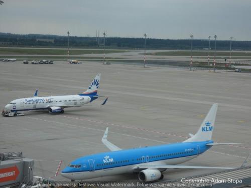 Boeing 737-800, SunExpress, KLM