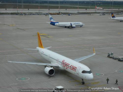 Boeing 737-800, SunExpress, Airbus A321neo, Pegasus Airlines