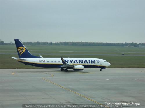 Boeing 737-800, Buzz, Ryanair