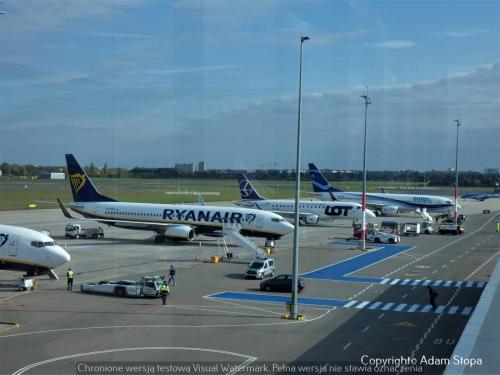 Ryanair, LOT, Enter Air
