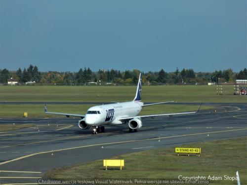 Embraer E195LR, LOT Polish Airlines