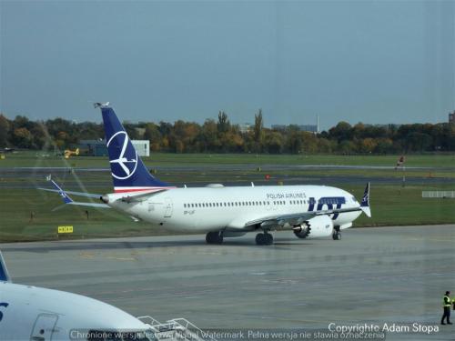 Boeing 737 MAX 8, LOT Polish Airlines