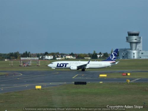 Boeing 737 MAX 8, LOT Polish Airlines