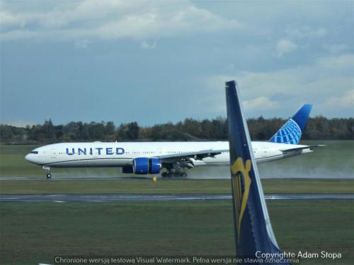 Boeing 777-300ER, United Airlines