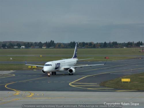 Embraer E195LR, LOT Polish Airlines