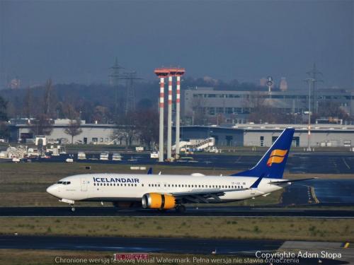 Boeing 737 MAX 8, Icelandair