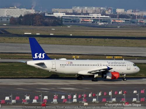 Airbus A320-200, SAS