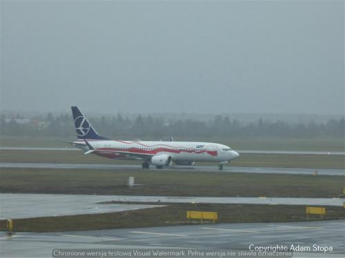 Boeing 737 MAX 8, LOT Polish Airlines, Independence Livery