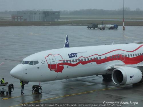 Boeing 737 MAX 8, LOT Polish Airlines, Independence Livery