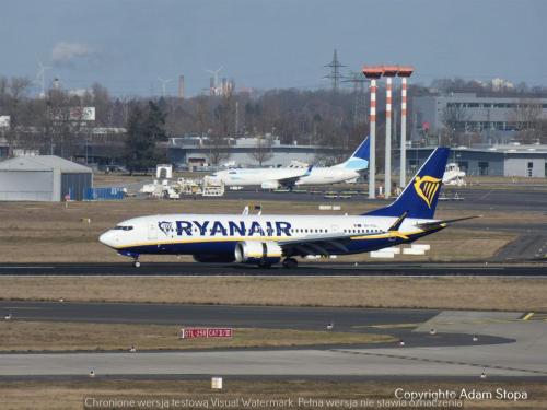 Boeing 737 MAX 8-200, Ryanair, Malta Air