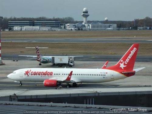 Bombardier Dash8Q400, LOT Polish Airlines i Boeing 737-800, Corendon Airlines