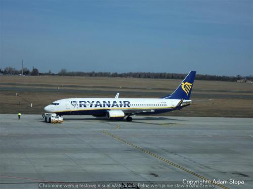 Boeing 737-800, Ryanair, Buzz