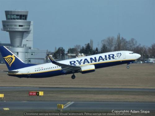 Boeing 737-800, Ryanair, Buzz