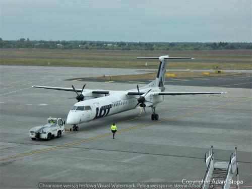 Bombardier Dash8Q400, LOT Polish Airlines